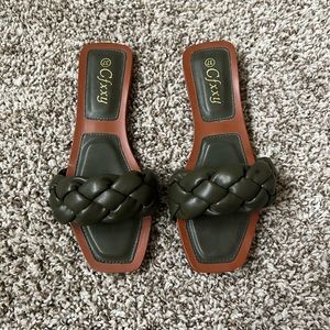 Flat Sandals | Women Footwear